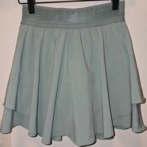 Lululemon Court Rival High Rise Skirt Skort Light Moss Green Size 2 Excellent